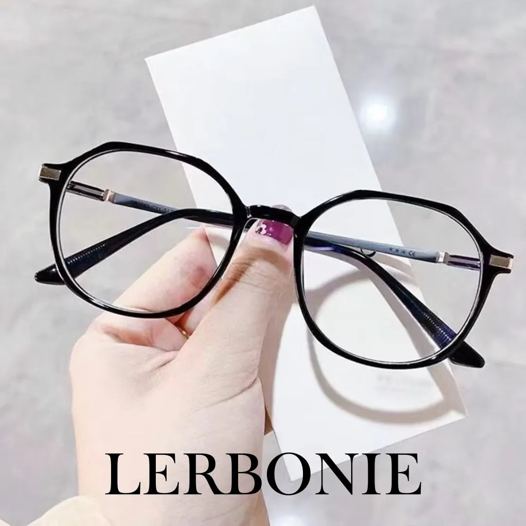Essa é uma foto de armação de óculos, sendo um óculos exclusivo, a armacao óculos esta em oferta, aproveite esse óculos leitura para deixar seu visual mais estiloso. Essa é uma armação de oculos masculino e também armação de oculos de grau feminino, é considerado umas das armação de óculos de grau masculino mais vendidos.
