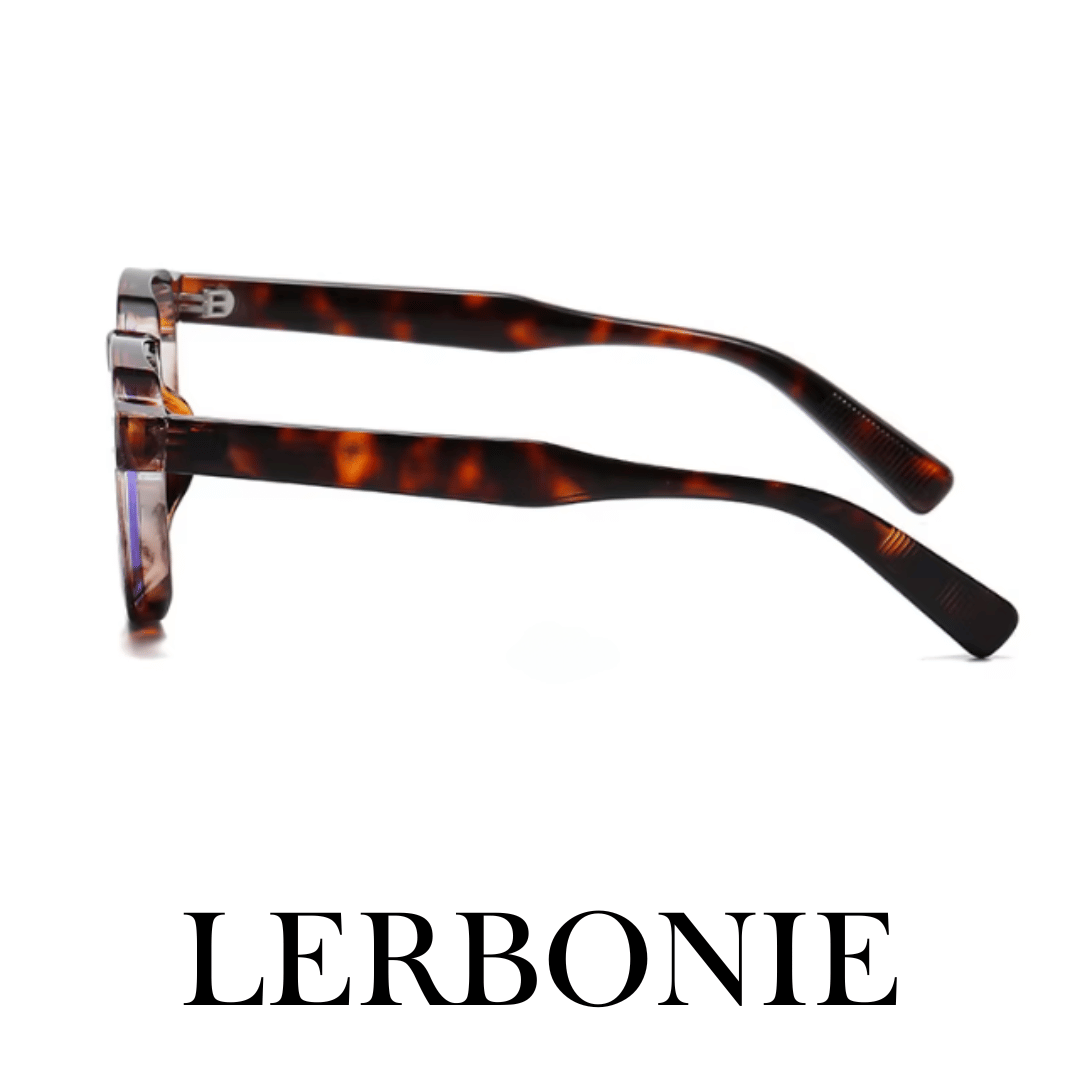 Essa é uma foto de armação de óculos, sendo um óculos exclusivo, a armacao óculos esta em oferta, aproveite esse óculos leitura para deixar seu visual mais estiloso. Essa é uma armação de oculos masculino e também armação de oculos de grau feminino, é considerado umas das armação de óculos de grau masculino mais vendidos.