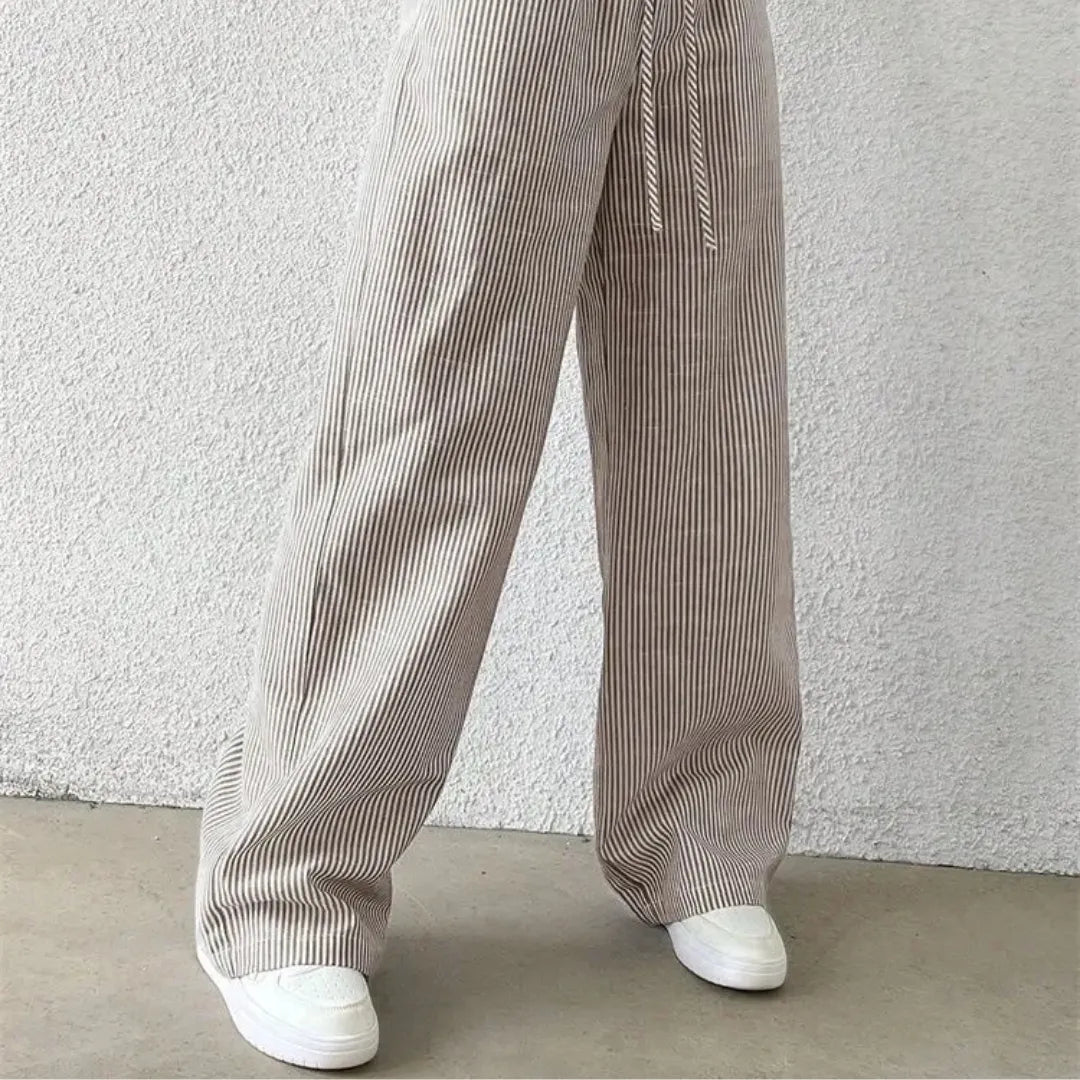 Calça Feminina Listrada Perna Larga – Streetwear Elegante