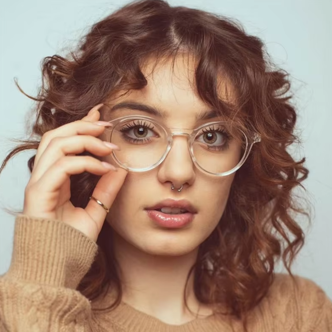 Essa é uma foto de armação de óculos, sendo um óculos exclusivo, a armacao óculos esta em oferta, aproveite esse óculos leitura para deixar seu visual mais estiloso. Essa é uma armação de oculos masculino e também armação de oculos de grau feminino, é considerado umas das armação de óculos de grau masculino mais vendidos.