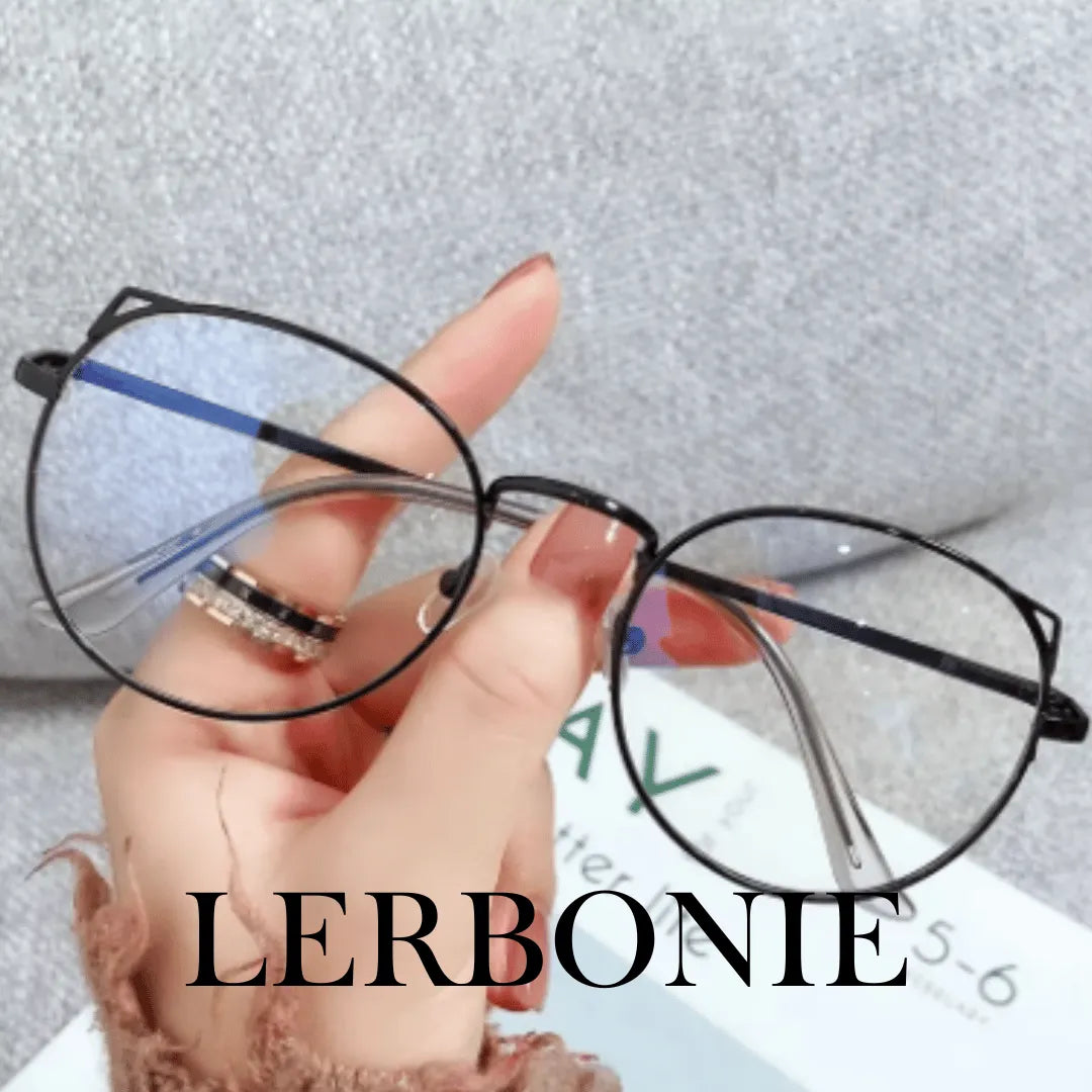 Essa é uma foto de armação de óculos, sendo um óculos exclusivo, a armacao óculos esta em oferta, aproveite esse óculos leitura para deixar seu visual mais estiloso. Essa é uma armação de oculos masculino e também armação de oculos de grau feminino, é considerado umas das armação de óculos de grau masculino mais vendidos.
