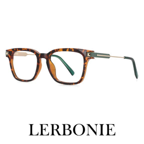 Essa é uma foto de armação de óculos, sendo um óculos exclusivo, a armacao óculos esta em oferta, aproveite esse óculos leitura para deixar seu visual mais estiloso. Essa é uma armação de oculos masculino e também armação de oculos de grau feminino, é considerado umas das armação de óculos de grau masculino mais vendidos.