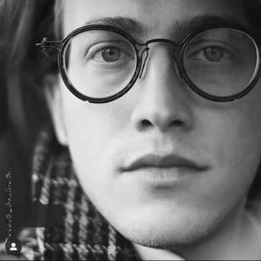 Essa é uma foto de armação de óculos, sendo um óculos exclusivo, a armacao óculos esta em oferta, aproveite esse óculos leitura para deixar seu visual mais estiloso. Essa é uma armação de oculos masculino e também armação de oculos de grau feminino, é considerado umas das armação de óculos de grau masculino mais vendidos.
