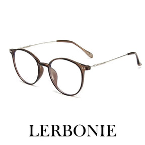 Essa é uma foto de armação de óculos, sendo um óculos exclusivo, a armacao óculos esta em oferta, aproveite esse óculos leitura para deixar seu visual mais estiloso. Essa é uma armação de oculos masculino e também armação de oculos de grau feminino, é considerado umas das armação de óculos de grau masculino mais vendidos.
