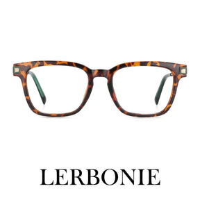 Essa é uma foto de armação de óculos, sendo um óculos exclusivo, a armacao óculos esta em oferta, aproveite esse óculos leitura para deixar seu visual mais estiloso. Essa é uma armação de oculos masculino e também armação de oculos de grau feminino, é considerado umas das armação de óculos de grau masculino mais vendidos.