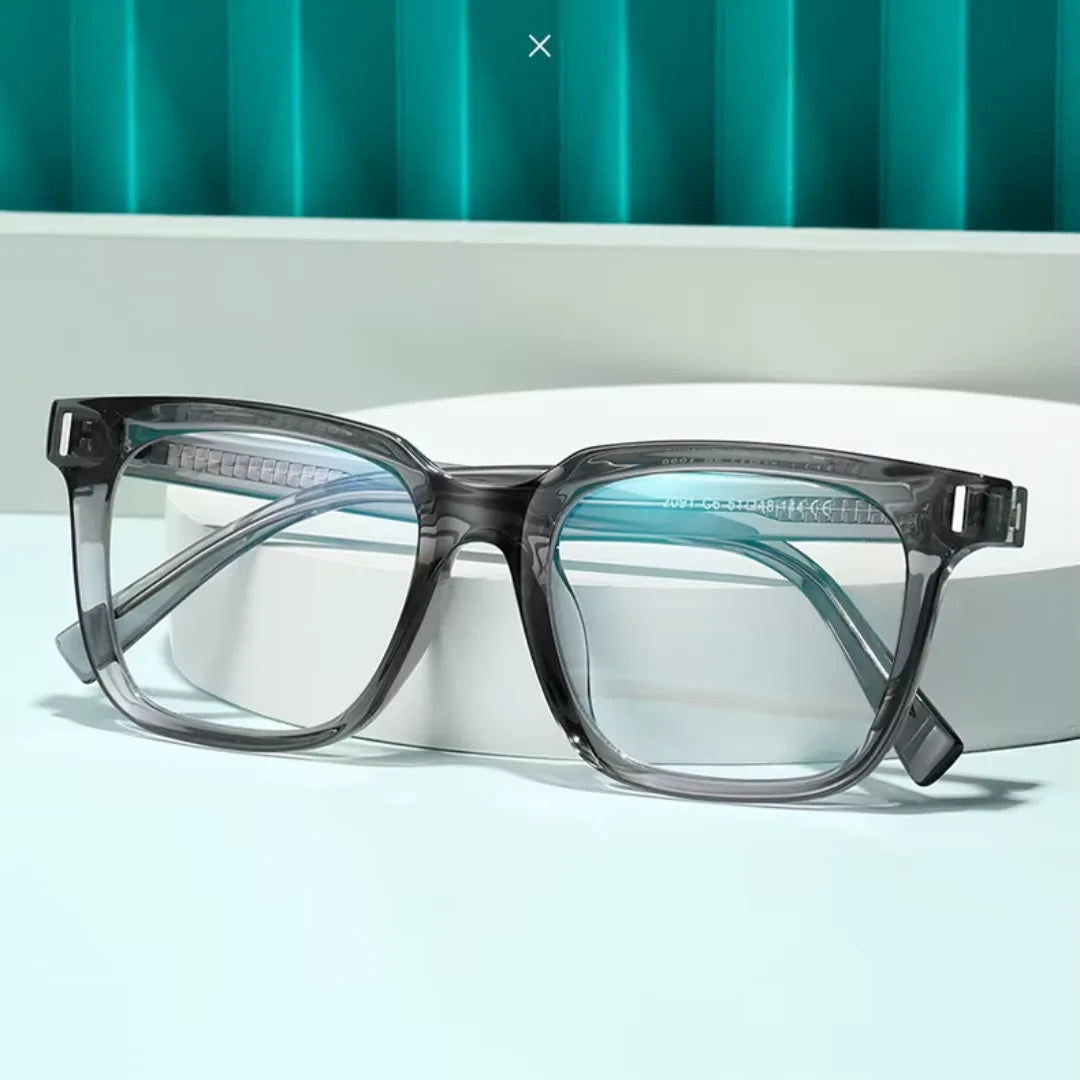 Essa é uma foto de armação de óculos, sendo um óculos exclusivo, a armacao óculos esta em oferta, aproveite esse óculos leitura para deixar seu visual mais estiloso. Essa é uma armação de oculos masculino e também armação de oculos de grau feminino, é considerado umas das armação de óculos de grau masculino mais vendidos.
