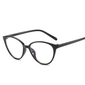 Essa é uma foto de uma pessoa usando armação de óculos, sendo um óculos exclusivo, a armacao óculos esta em oferta, aproveite esse óculos leitura para deixar seu visual mais estiloso.