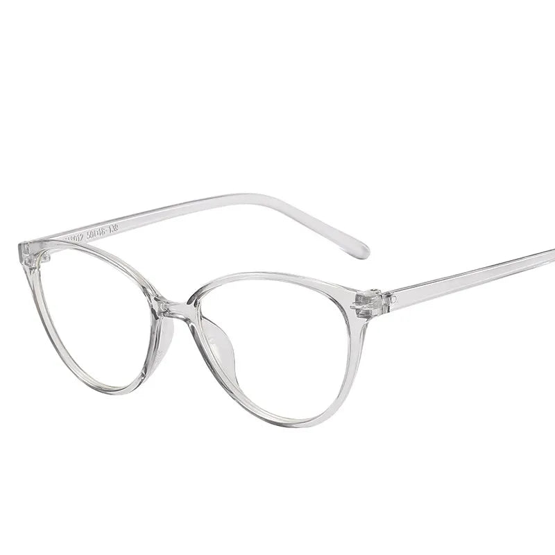 Essa é uma foto de uma pessoa usando armação de óculos, sendo um óculos exclusivo, a armacao óculos esta em oferta, aproveite esse óculos leitura para deixar seu visual mais estiloso.