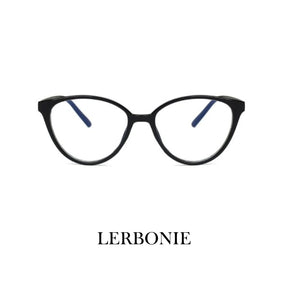 Essa é uma foto de uma pessoa usando armação de óculos, sendo um óculos exclusivo, a armacao óculos esta em oferta, aproveite esse óculos leitura para deixar seu visual mais estiloso.