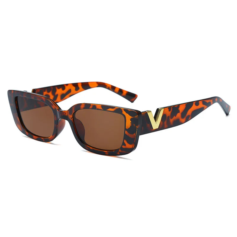 Encontre os melhores óculos de sol feminino 2024! Modelos: Óculos de sol feminino quadrados e Óculos de sol feminino redondos para todos os estilos. Compre agora e destaque-se com os mais novos designs de óculos de sol feminino. Com proteção uv 400.